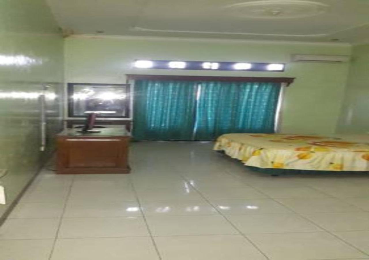 Hotel Mulia Lawean Extérieur photo